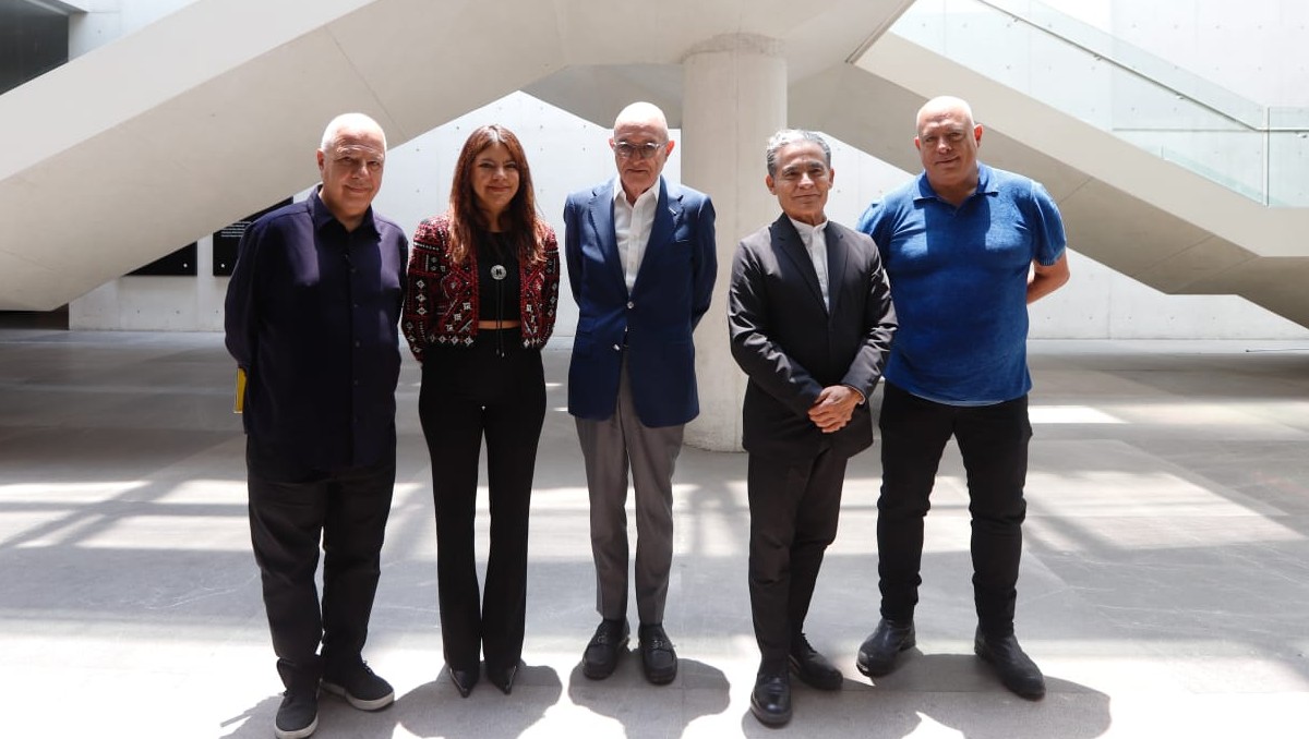 Amigos y colegas lo recordaron a Teodoro González de León en una conferencia de prensa. | Foto: Ariana Pérez