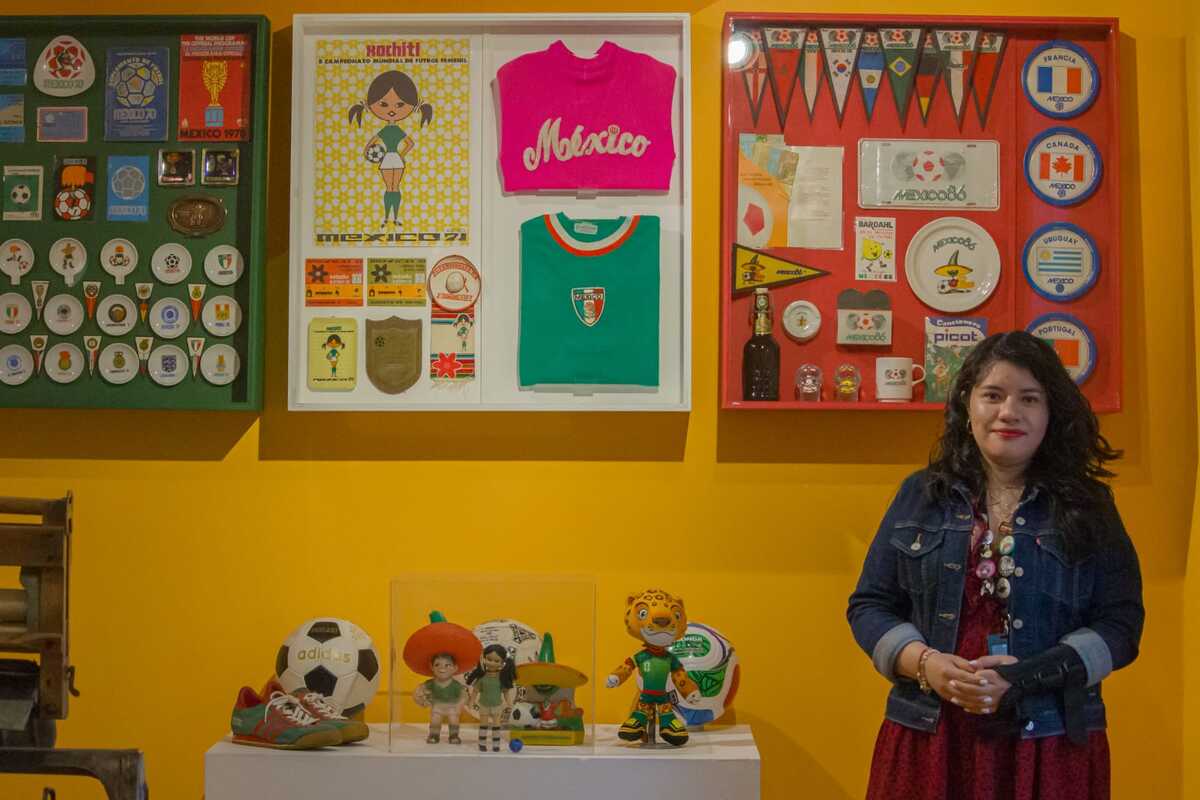 Desde que conceptualizamos la exposición, ya se tenia contemplado agregar la "M" de Mundial. | Foto: Miguel Álvarez