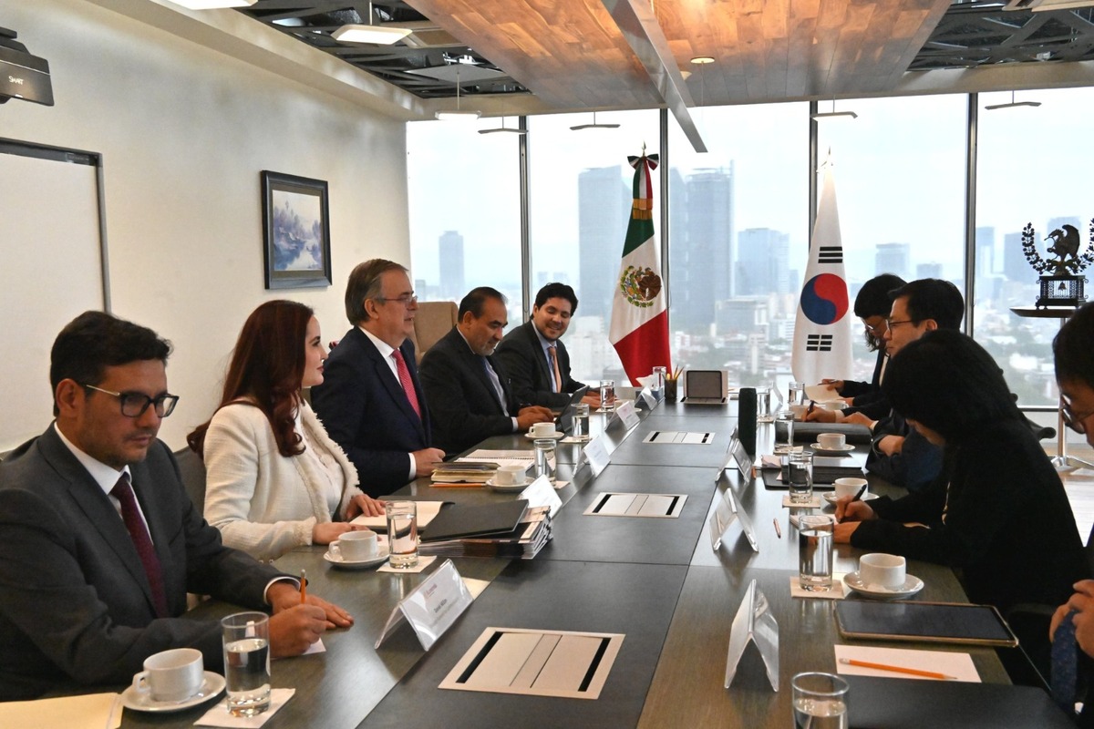 Este encuentro ocurre después de aproximadamente dos décadas para la posibilidad de concretar un Tratado de Libre Comercio. | Foto: X (@SE_mx)