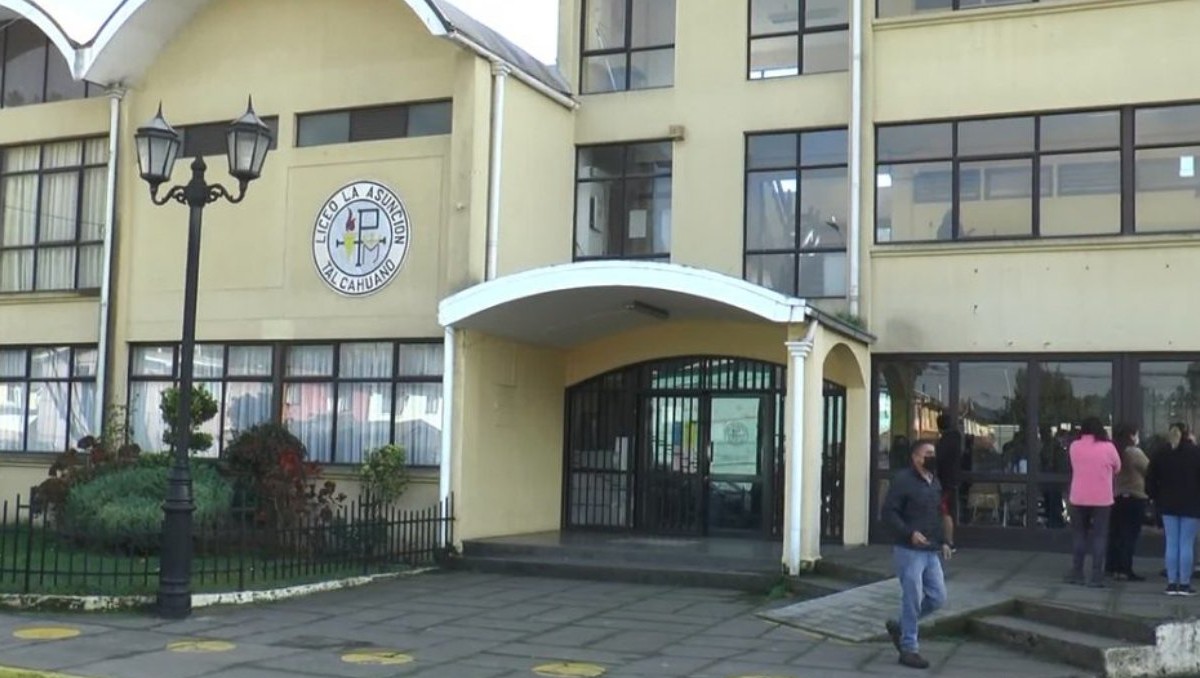 El incidente ocurrió en el Liceo La Asunción de Talcahuano, en la región del Biobío, Chile | Foto: Especial