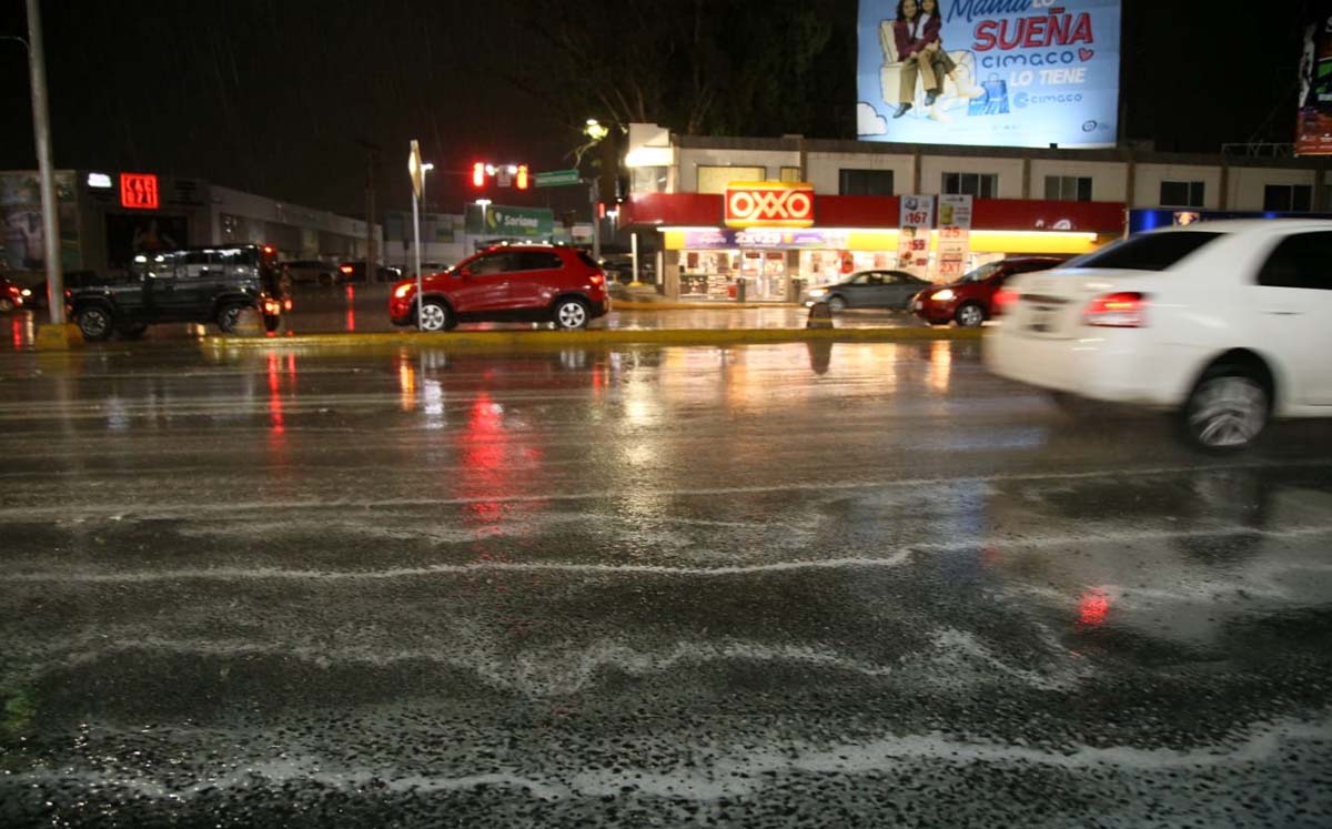 La lluvia se presentó entre las 21:00 y 22:00 horas del lunes. | Foto: Martín Piña