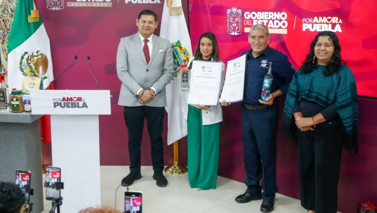 Mezcal de Puebla conquista mercado nacional | Especial