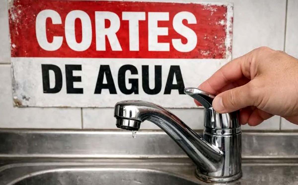 Simas informa que habrá cortes de agua por falla de bomba en Torreón. | Foto: Generada con IA