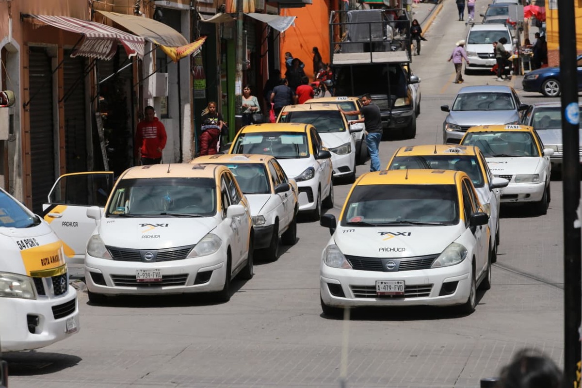 Taxistas en Pachuca. (Jorge Sánchez)