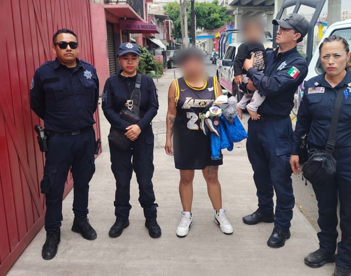 Ángeles, de 33 años, afirmó ser la madre del pequeño y dijo que éste salió del domicilio sin que ella se diera cuenta. | Foto: Especial
