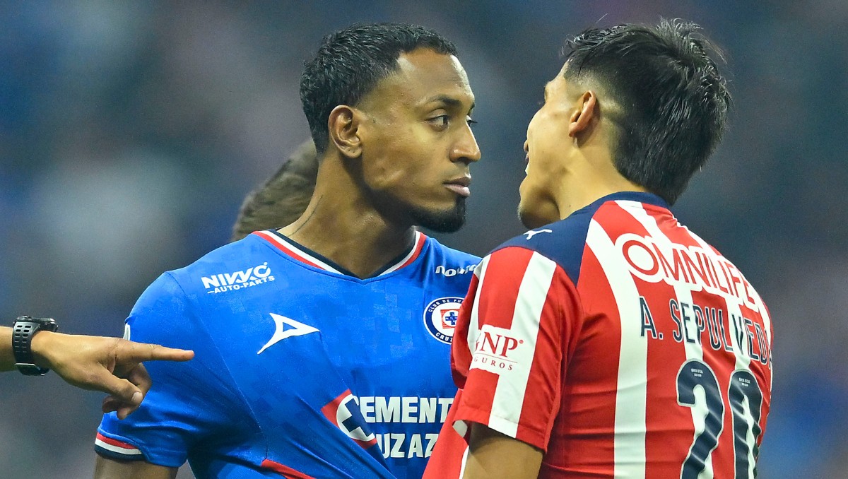 Chivas sobrevive en el Estadio Banorte y saca el empate ante Cruz Azul en la ida de la Semifinal (Imago7)