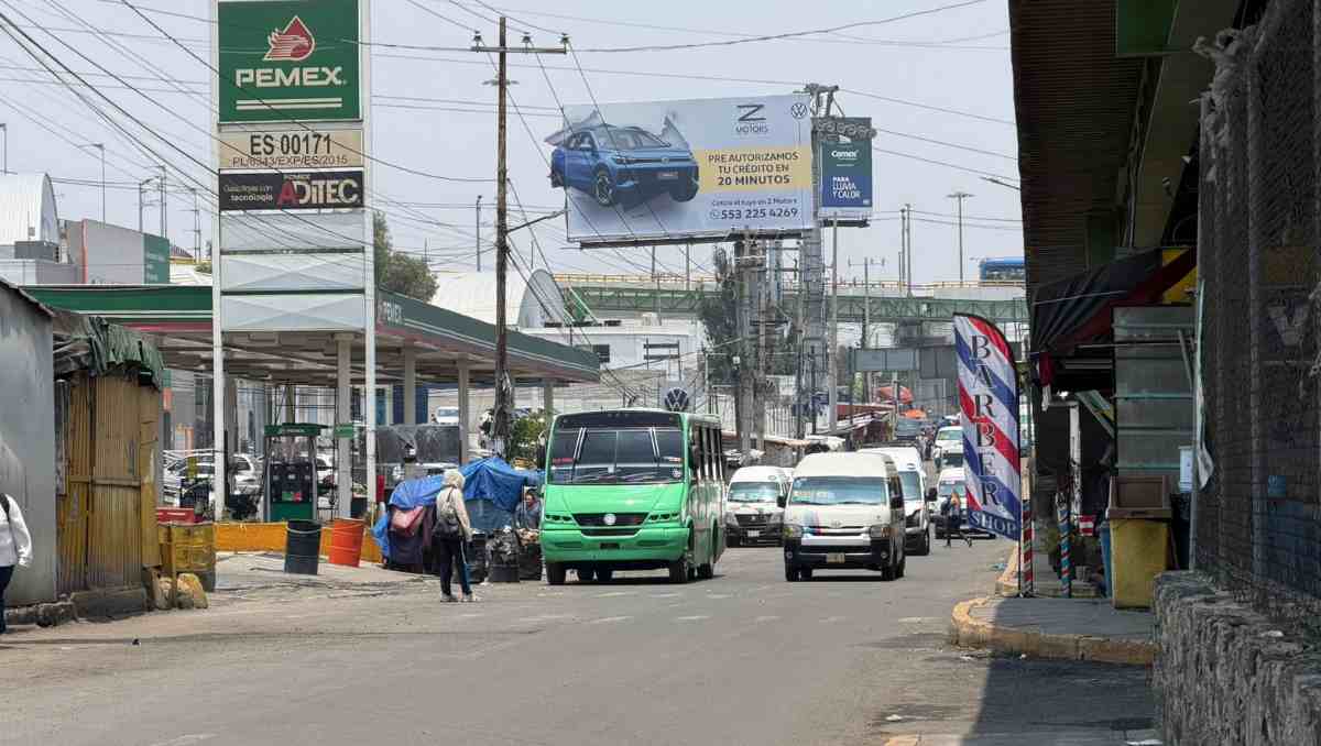 Choferes denunciaron que al retirarles las unidades les cobran el arrastre y la estancia dentro de los corralones. Foto: Zuleyma García