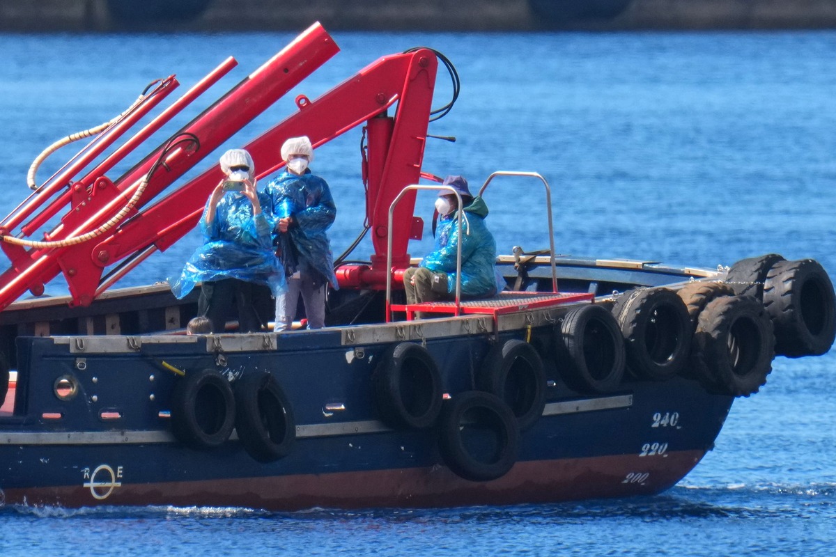 Desembarco del crucero MV Hondius, afectado por el hantavirus, en el puerto de Granadilla, España. | Foto: Manu Fernández/AP