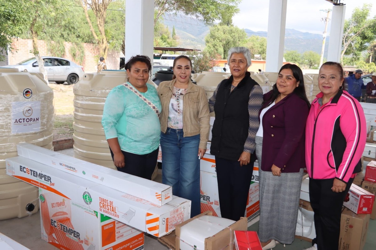 Entregan apoyos domésticos en comunidades de Actopan. (Cortesía)