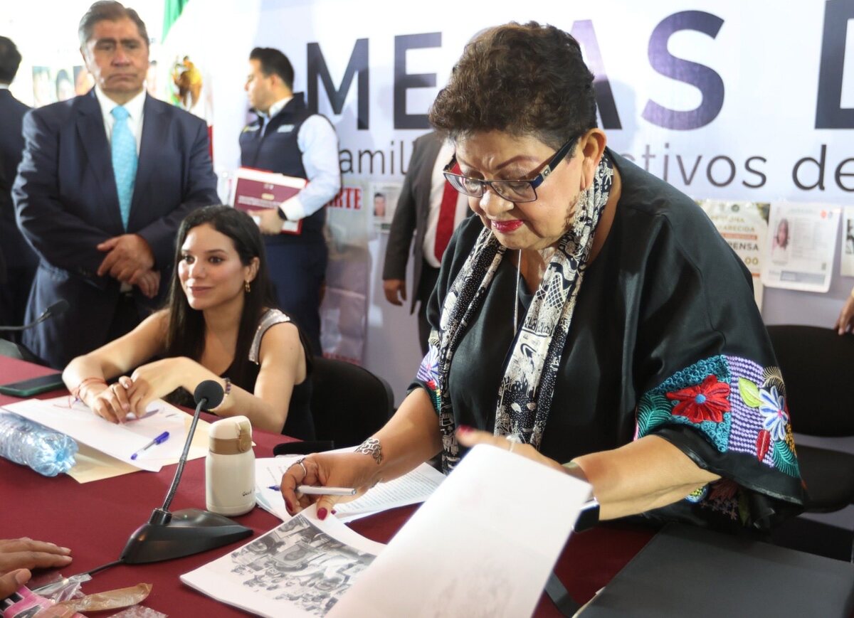 Ernestina Godoy dio el aviso en un evento en Tlaxcala.
