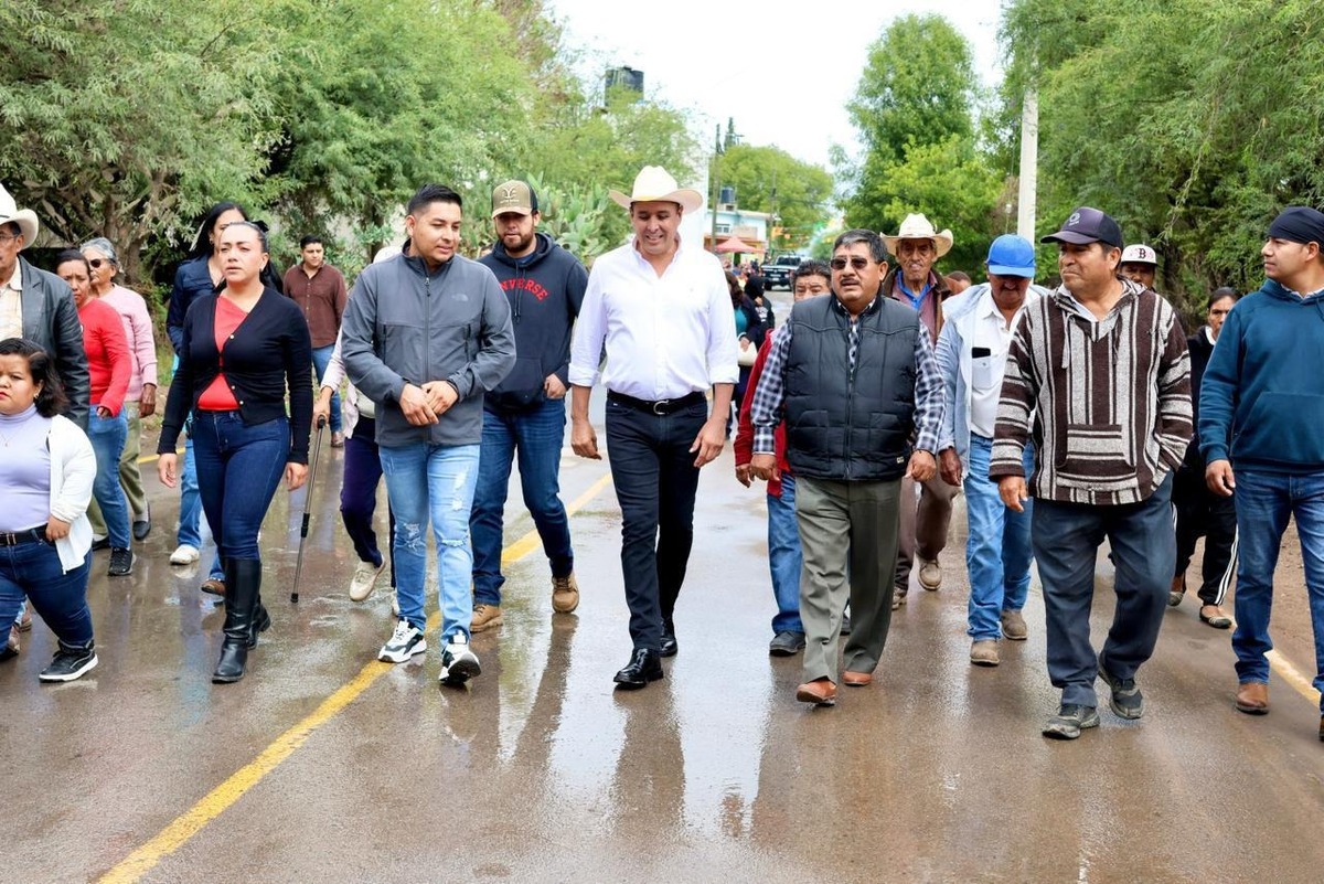 Pavimentan calles y refuerzan alumbrado en Tula. (Cortesía)
