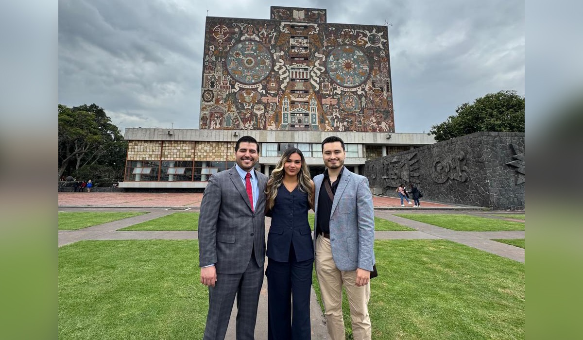 Sarai Argentina Quiñones Rodríguez y Cristian Manuel Nava Rivas, asesorados por Gerardo Alberto Centeno Alvarado. (cortesía)