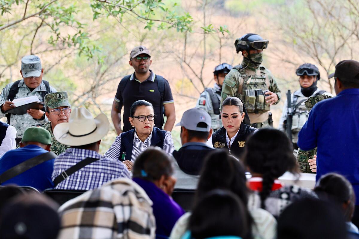 La titular de la Segob y la gobernadora de Guerrero atienden personalmente la situación en Chilapa. | Foto: Especial
