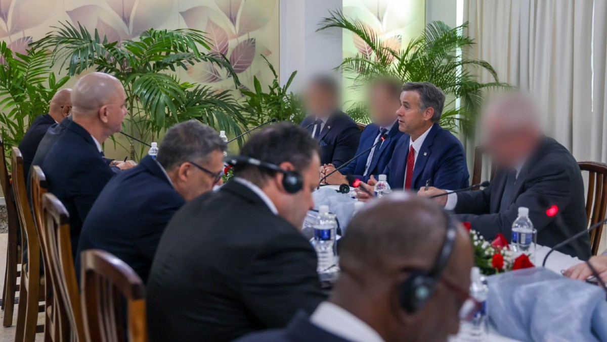 La agencia estadunidense compartió fotos del encuentro con sus pares cubanos | Foto: CIA
