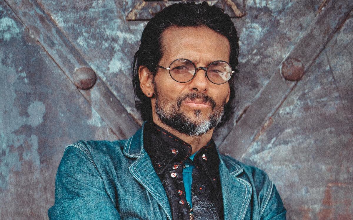 Después de muchos años, Draco Rosa volvió a encontrar la inspiración: lo hizo en un viaje.