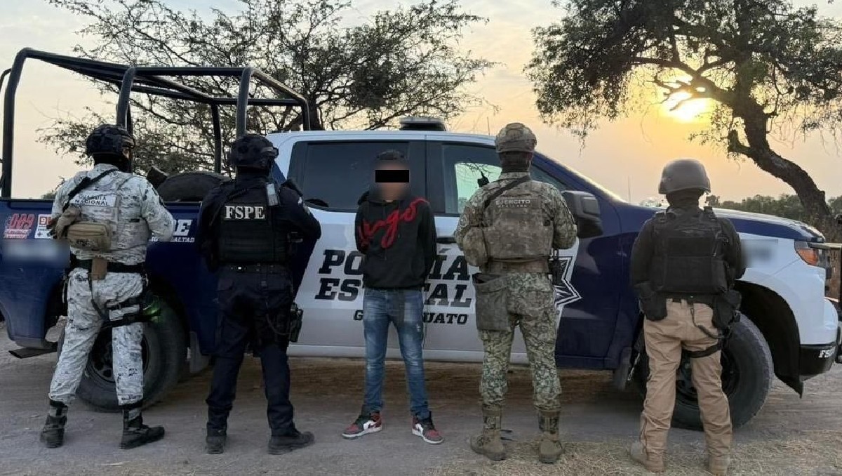 El detenido, así como las armas y demás objetos asegurados, fueron puestos a disposición de la FGE. | Especial