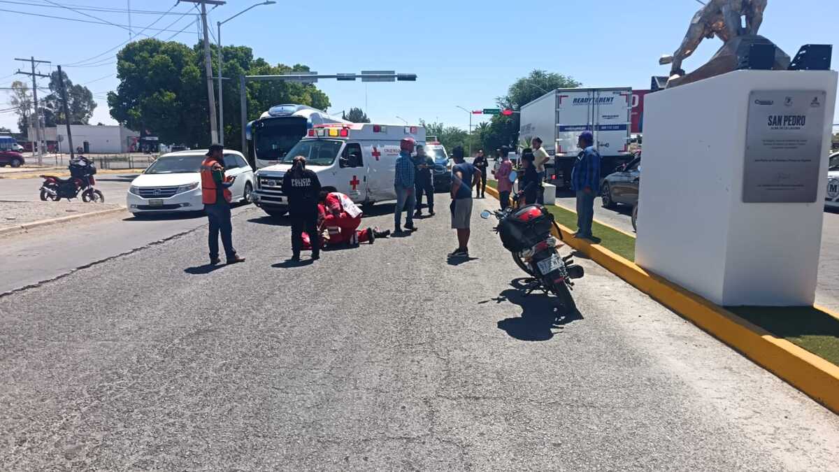 Fue embestida por una camioneta; el conductor, de 80 años, quedó detenido.| Especial.