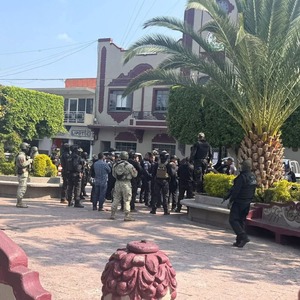 En menos de 24 horas, el Gabinete de Seguridad de Hidalgo detuvo a 11 policías municipales de Progreso de Obregón y Tezontepec de Aldama.