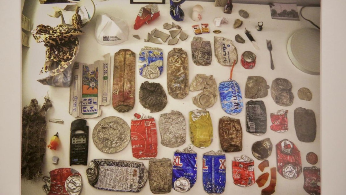 'Latas de Palestina' se puede visitar en el Centro Cultural de España. | Foto: Ariel Ojeda