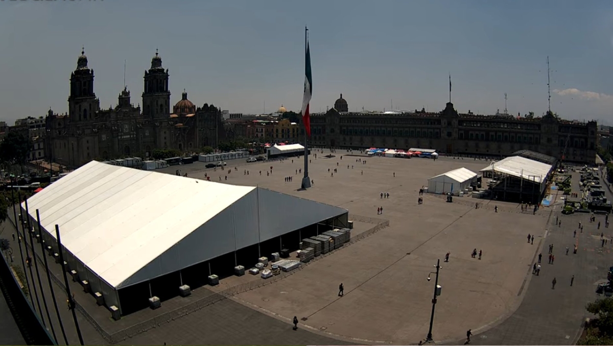 Plancha de Zócalo capitalino en plena alerta por niveles extremadamente altos de radiación ultravioleta. | Webcams de México