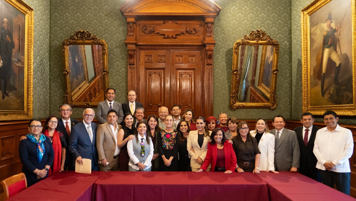 Sheinbaum se reunió en Palacio Nacional con gobernadores incorporados al IMSS-Bienestar. | Foto: Presidencia