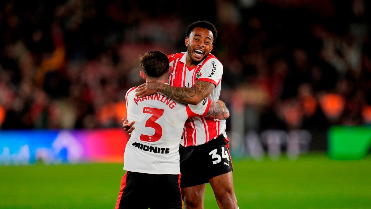 Tras las acusaciones de espionaje el Southampton derrotó al Middlesbrough en St Marys's (Agencia AP)