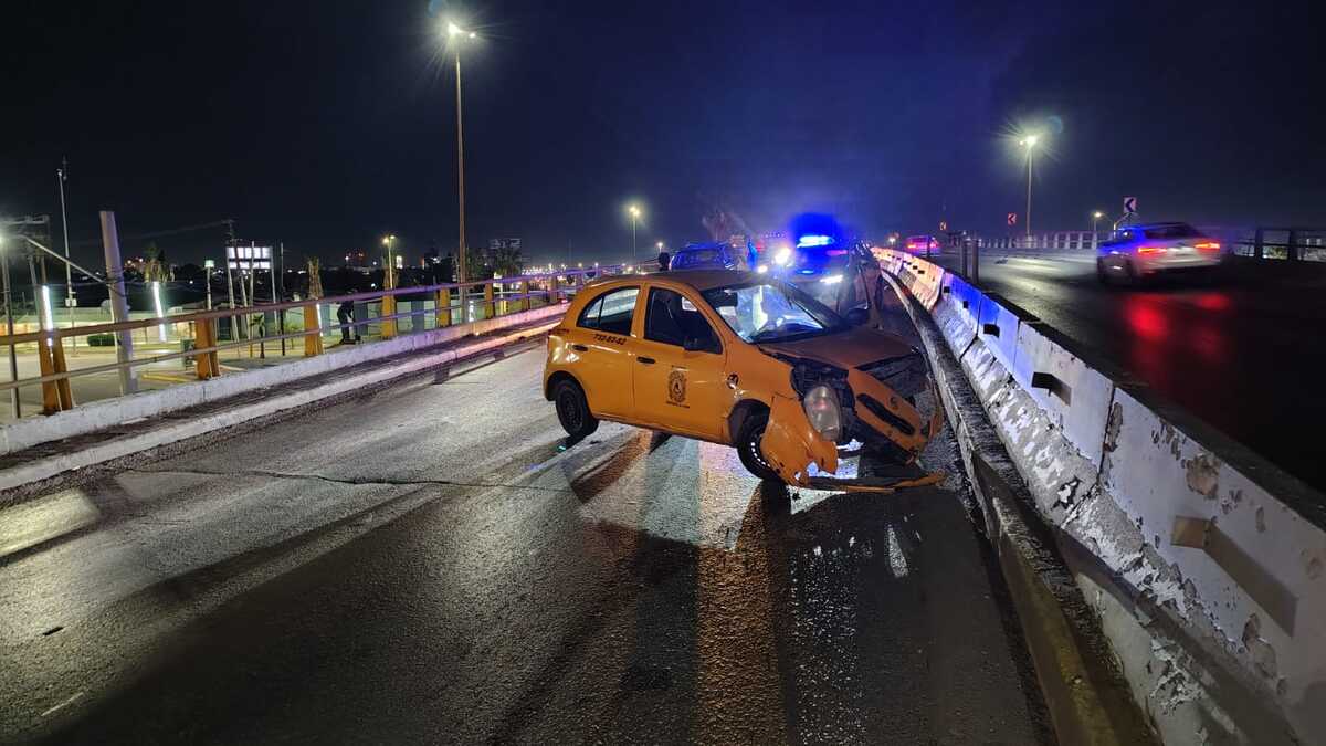 Conductores que pasaban por el sector se percataron de la presencia de un taxi abandonado. | Especial