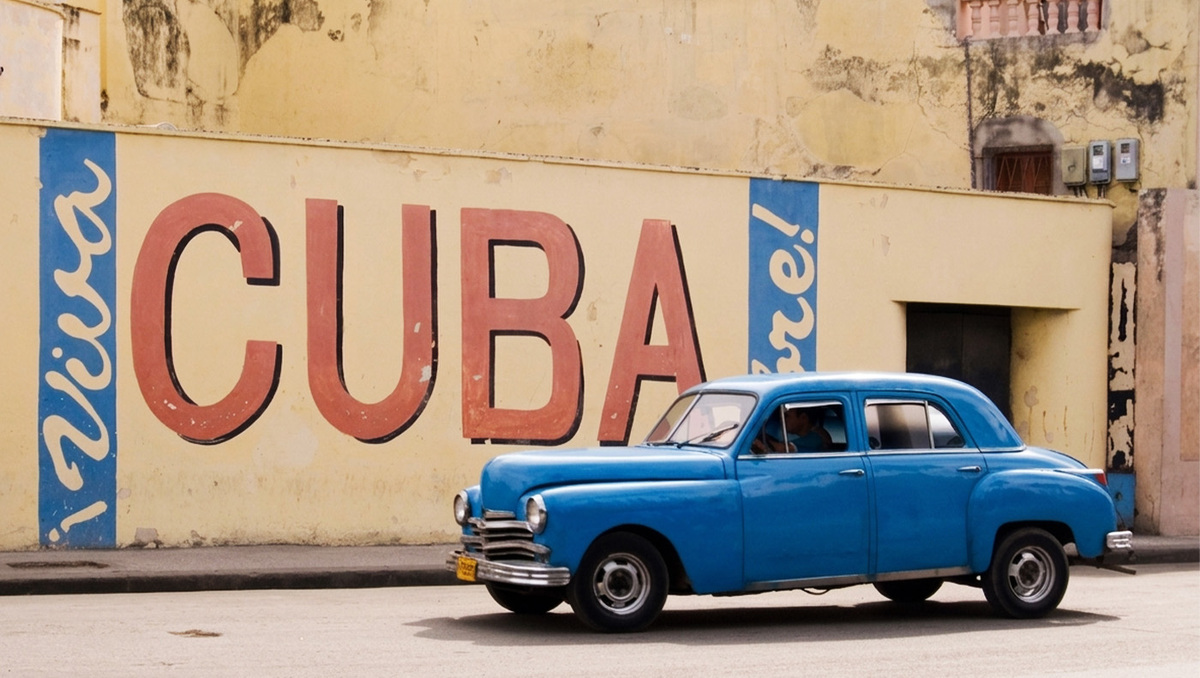 Mientras Donald Trump amenaza a Cuba, vuelos espía visibles reavivan el temor a una escalada militar