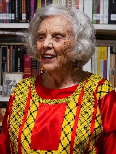 Elena Poniatowska nació el 19 de mayo de 1932 en París