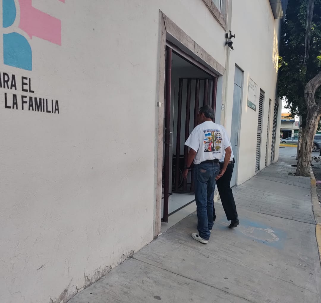 Las autoridades revisaron el auto. (Foto: especial)