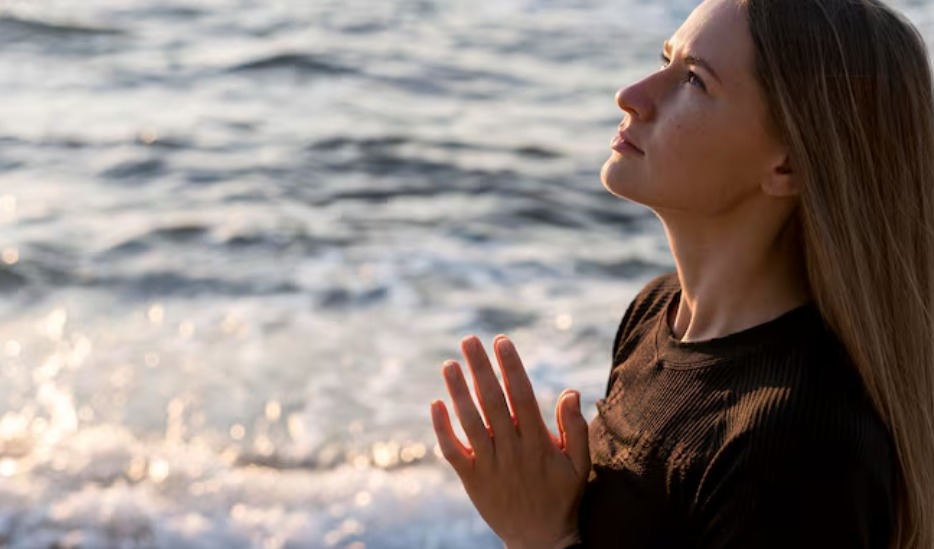 En México, el mercado de plataformas móviles para la gestión de la meditación y la fe alcanzó un valor de 35.4 millones de dólares. | Especial.