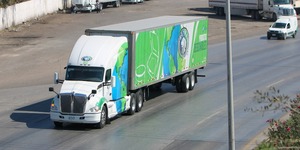 Trailero denuncian robos, extorsiones y bloqueos en carreteras del norte y centro de México, donde trabajar se ha convertido en una actividad de alto riesgo.
