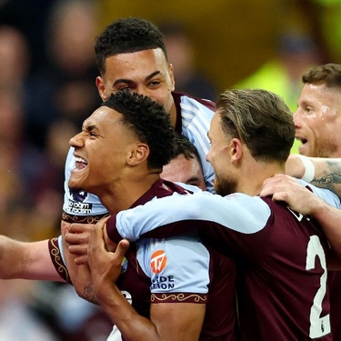 Aston Villa goleó en casa al Liverpool 4-2 en la Premier League y matemáticamente amarra su pase a la próxima Champions League.