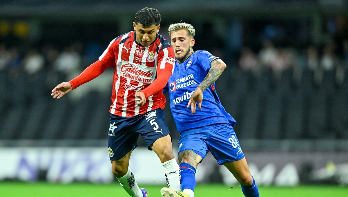 Chivas y Cruz Azul tendrán duelos clave en todas las zonas del campo (Foto: Imago7)