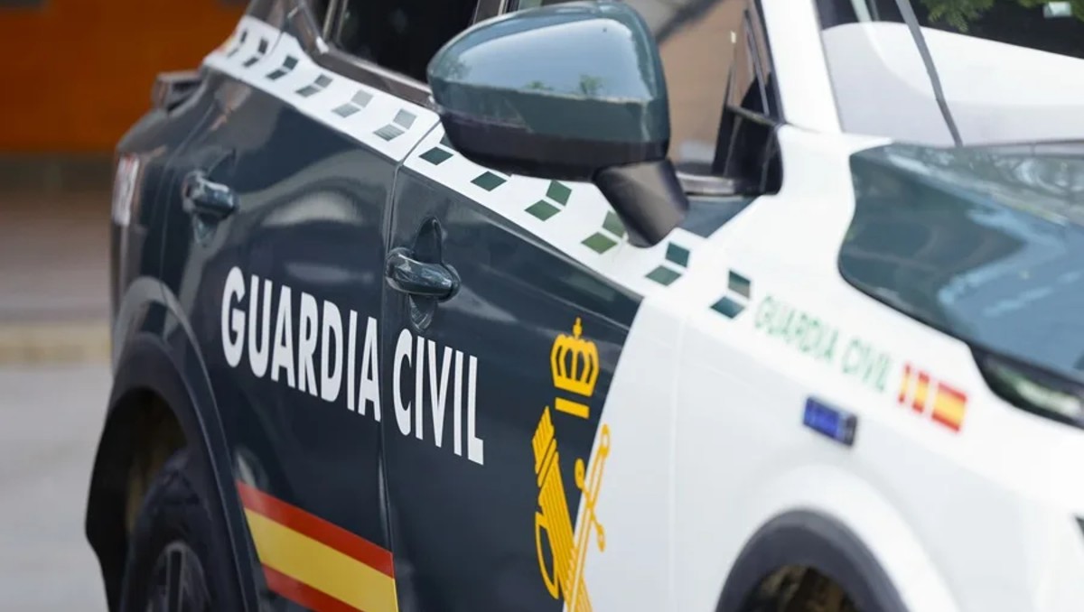 Hallan sin vida los cuerpos de un agente de Guardia Civil, su mujer y su hijo en Dolores | EFE