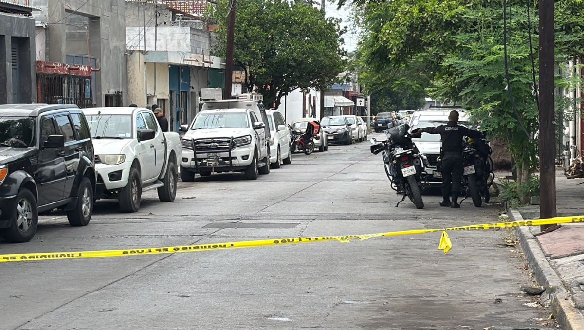 El hallazgo fue reportado sobre la calle José Justo Corro. | Miranda Arias