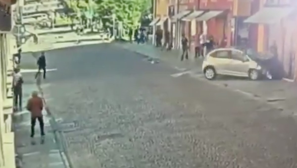 Hombre atropella a varias personas en Italia; deja varios lesionados. | Foto: Redes Sociales