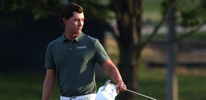 McNealy y Smalley comparten el liderato del PGA Championship tras una jornada exigente, con David Puig manteniéndose en la pelea por el título.