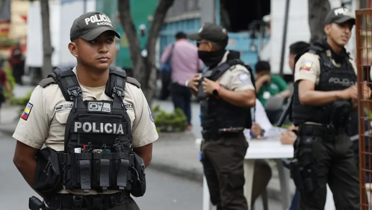 La Policía Nacional desplegó un operativo en la zona, donde se encontraron casquillos y otros elementos | Foto: EFE