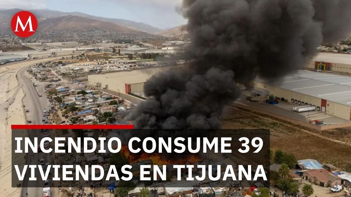 Registran fuerte incendio en asentamiento irregular de Tijuana, Baja California