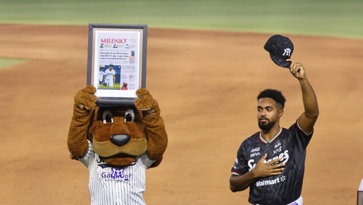 Stephen Tarpley recibe reconocimiento en el Walmart Park por su juego sin hit ni carrera (Roberto Alanís)