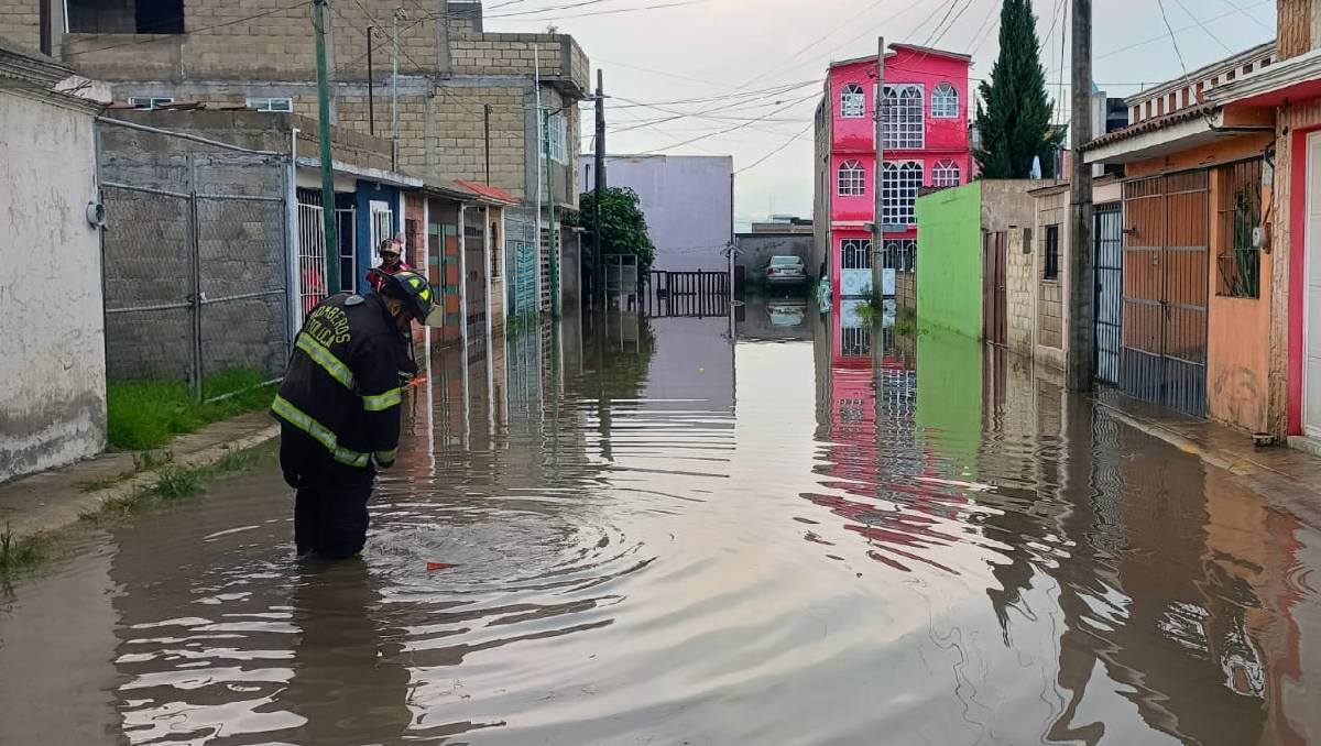 Agua ingresa 20 domicilios de San Pablo Autopan tras intensas lluvias. | Foto: Especial