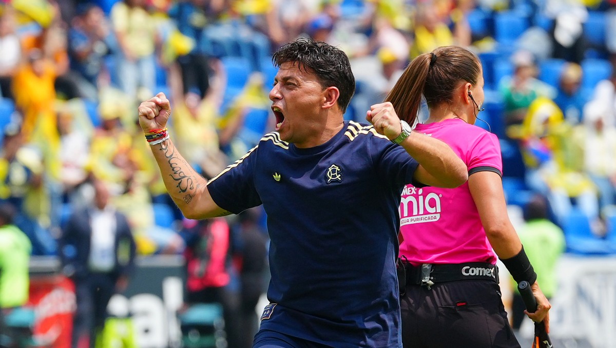 Ángel Villacampa celebra tercer capeonato de América en la Liga MX Femenil (Imago7)