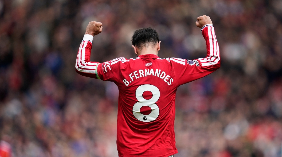 Bruno Fernandes iguala récord de asistencias en el triunfo del Manchester United ante Nottingham Forest (AP)