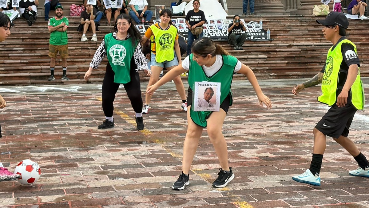La “cascarita” en miras del Mundial se llevó a cabo en La Macroplaza. Foto: Gabriela Garza