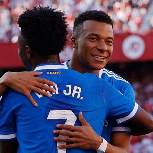 Con un gol en solitario de Vinícius Jr. y un juegazo de Kylian Mbappé, el Real Madrid vence al Sevilla en la jornada 37 de LaLiga