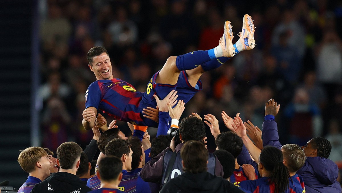 Robert Lewandowski se despide del Barcelona con triunfo sobre el Real Betis (Reuters)