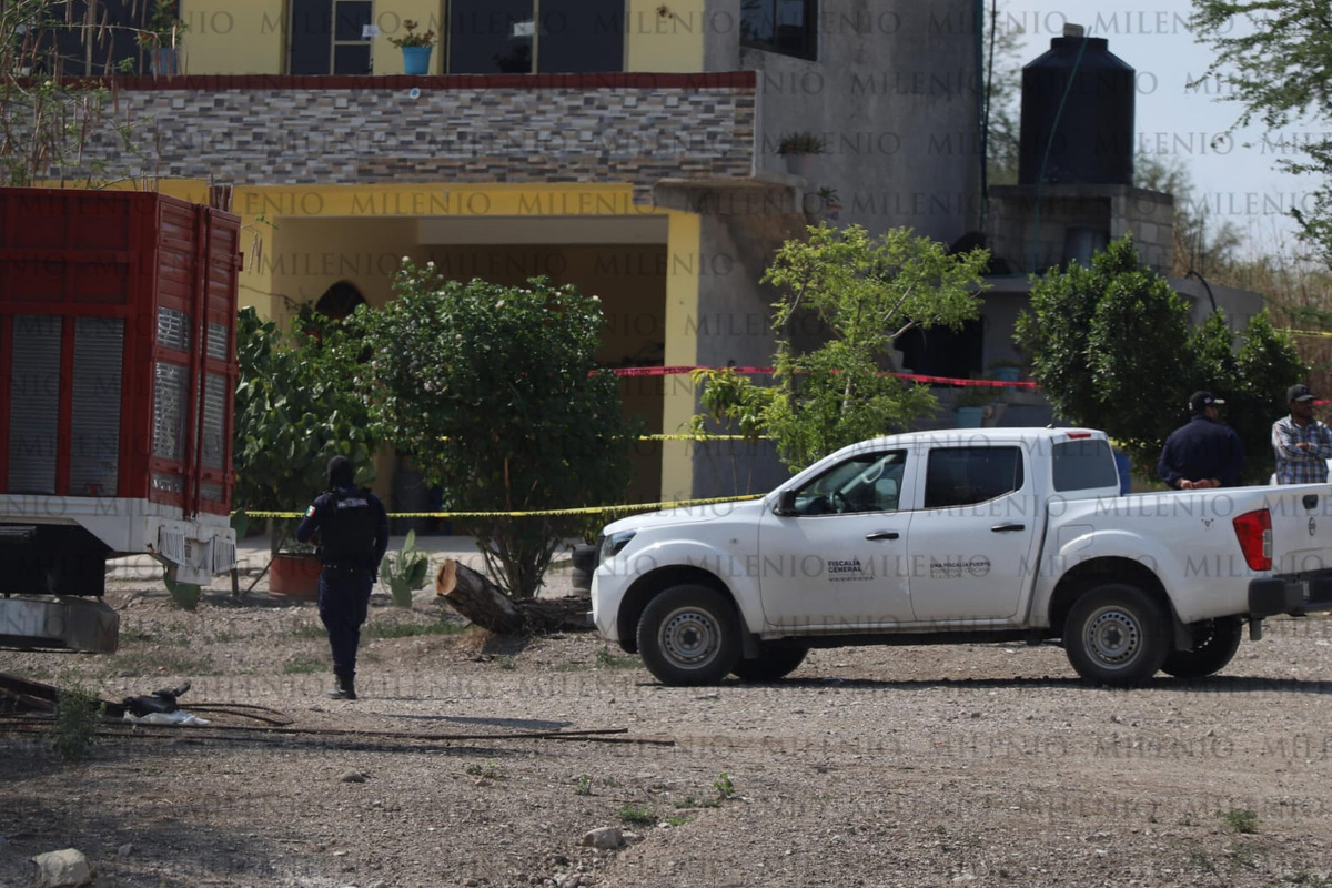 amiliares de las víctimas exigieron justicia tras el multihomicidio registrado en Tehuitzingo. | Melanie Torres