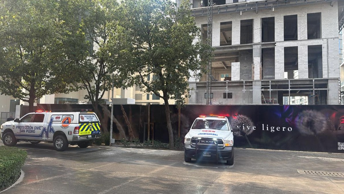 Los lesionados  son trabajadores del complejo departamental que se encuentra en construcción. Foto: Especial