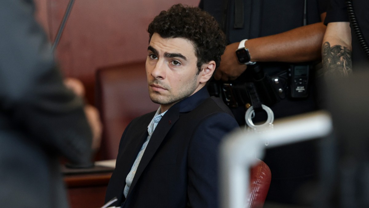 Luigi Mangione comparece en una audiencia en el Tribunal Penal de Manhattan, en Nueva York. | AP